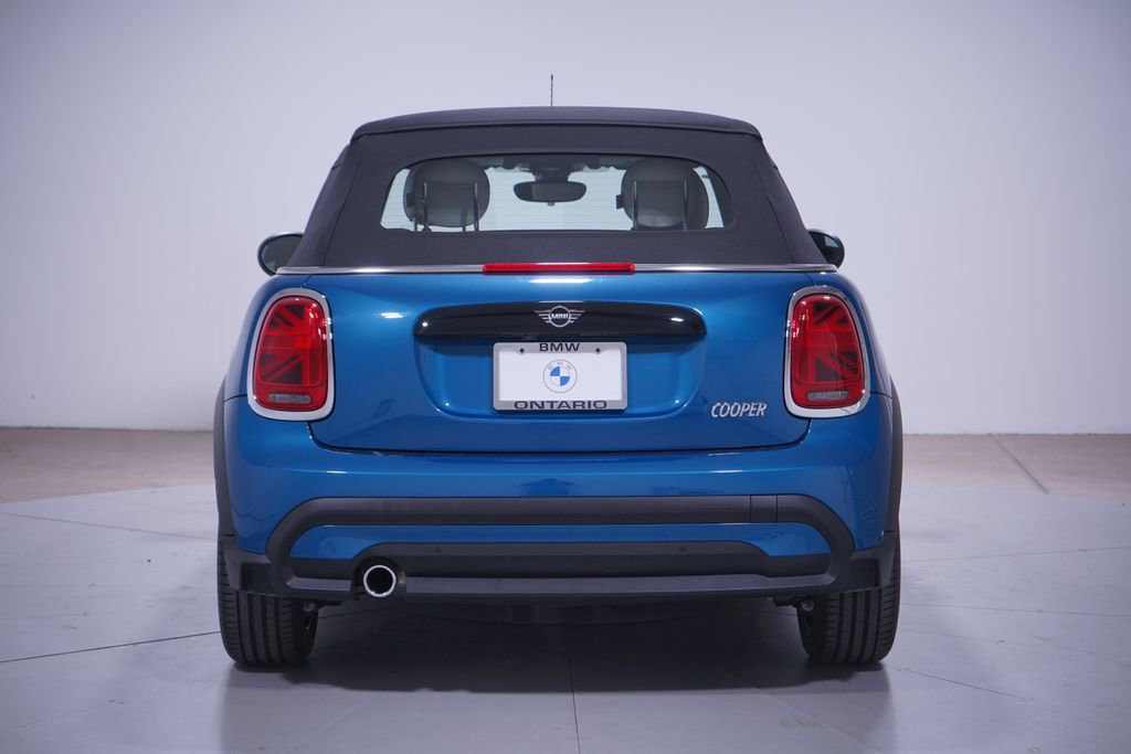 Used 2022 MINI Cooper Convertible w/ Driver Assistance Package FWD image 5