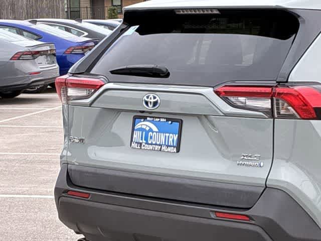 Used 2022 Toyota RAV4 XLE w/ XLE Grade Weather Package AWD/4WD image 13