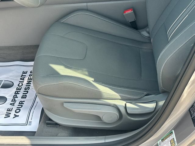 Used 2024 Hyundai Elantra SEL w/ Convenience Package FWD image 14