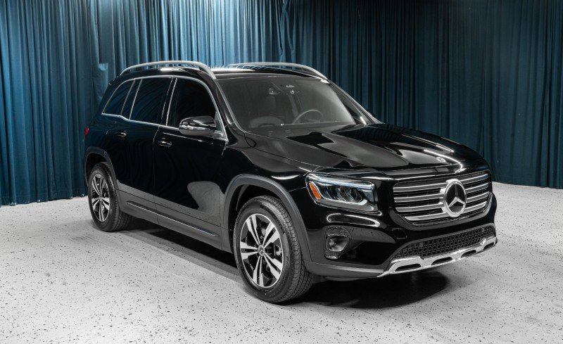 New 2025 Mercedes-Benz GLB 250 image 3