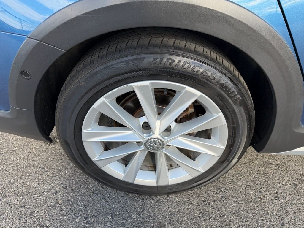 Used 2017 Volkswagen Golf Alltrack SE image 14