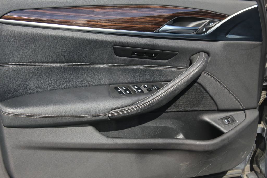 Used 2019 BMW 530i xDrive w/ Convenience Package AWD/4WD image 21
