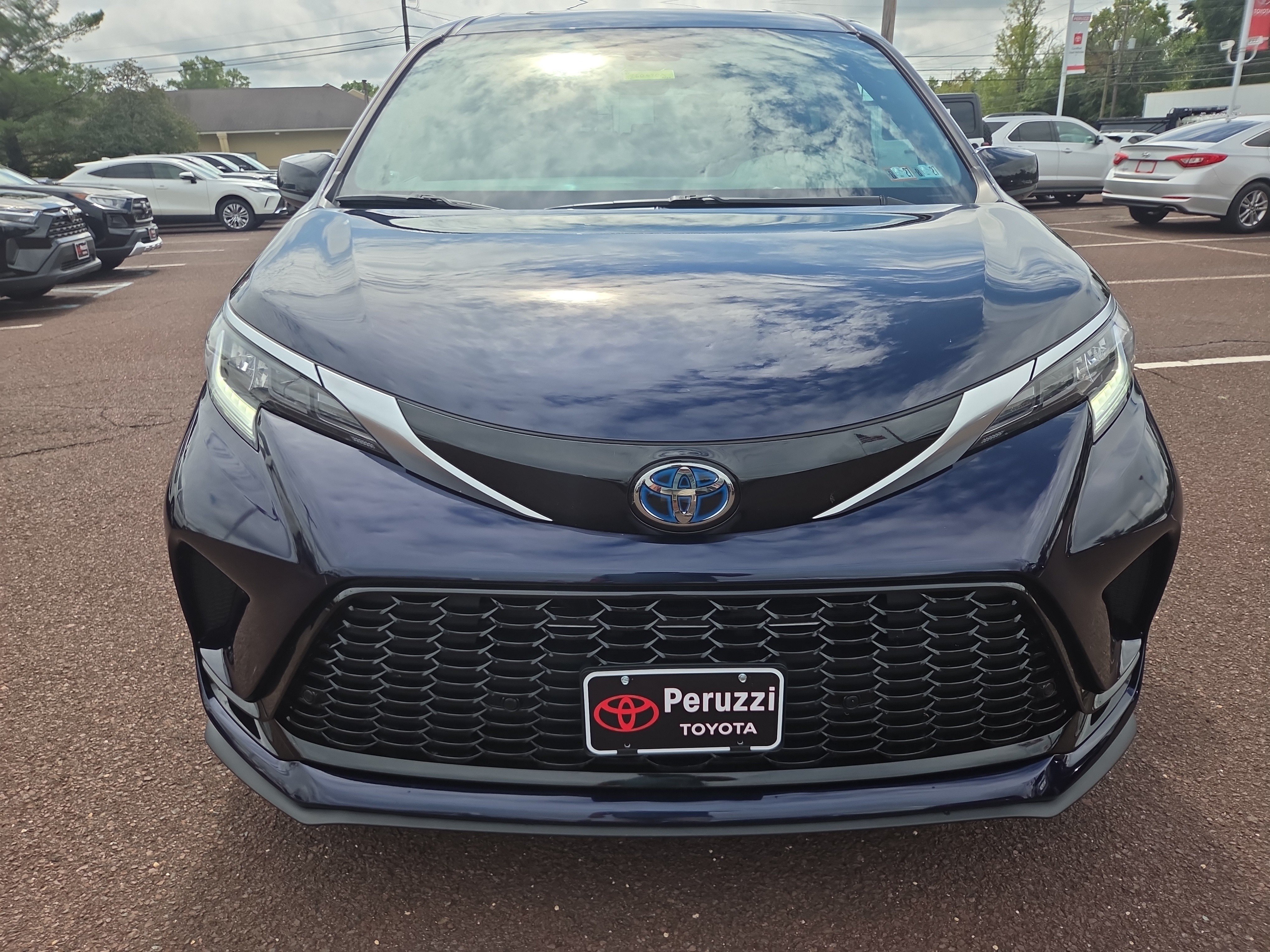 Certified 2023 Toyota Sienna XSE w/ XSE Plus Package AWD/4WD image 8