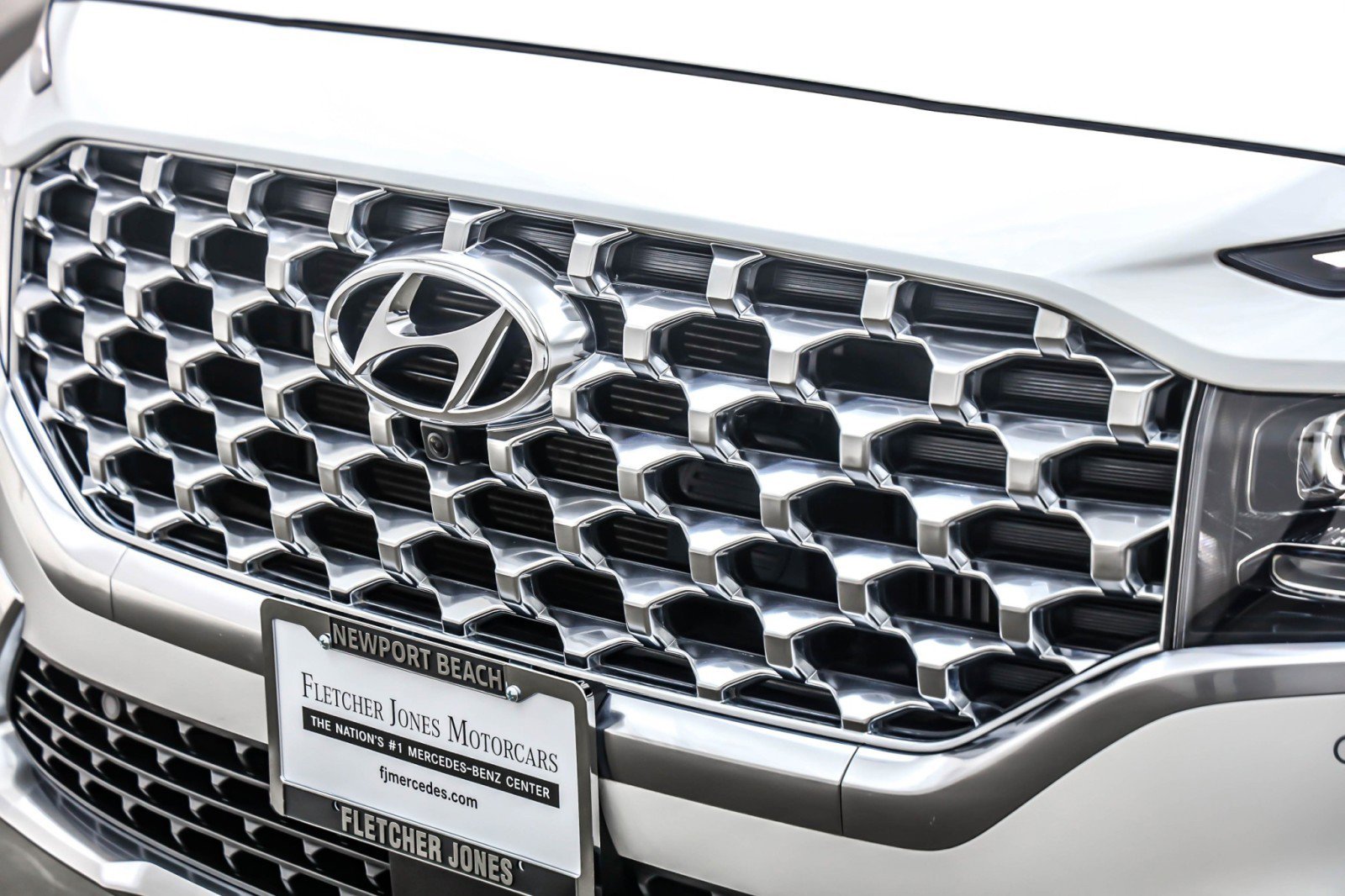 Used 2023 Hyundai Santa Fe Limited w/ Cargo Package image 13