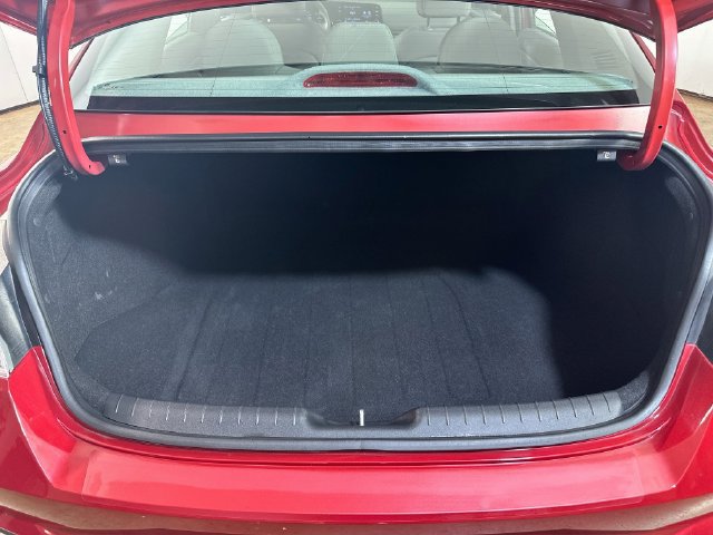 Certified 2021 Hyundai Elantra SEL FWD image 8