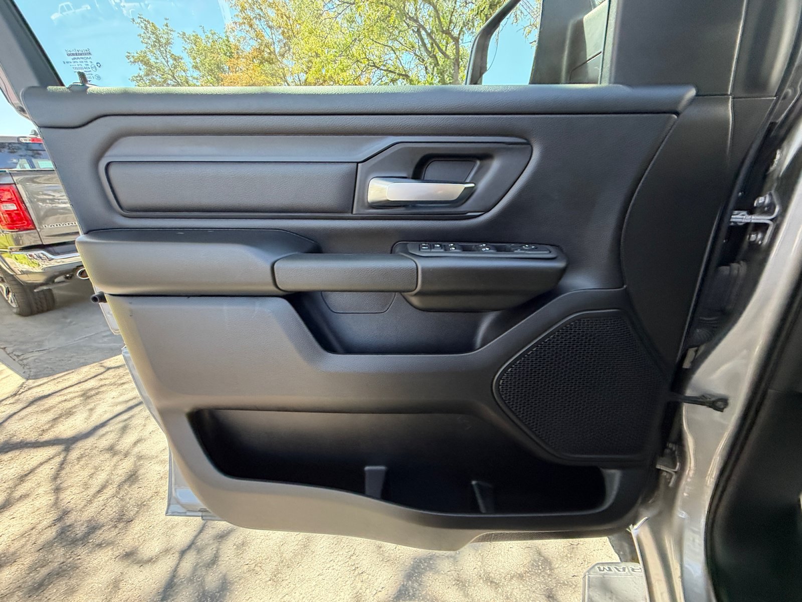 Used 2025 RAM 1500 Warlock AWD/4WD image 27