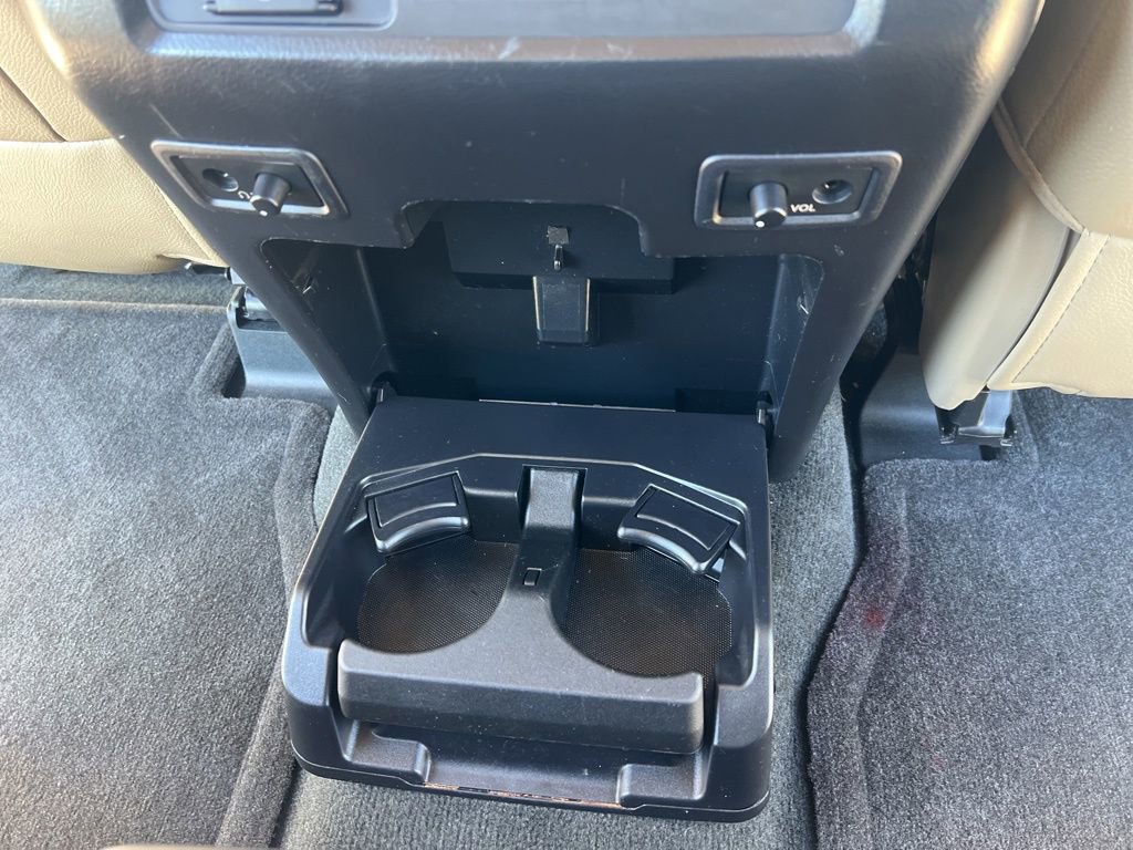 Used 2014 Toyota Sequoia Platinum image 32