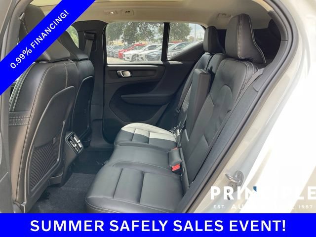 New 2026 Volvo XC40 B4 Core w/ Climate Package FWD image 24