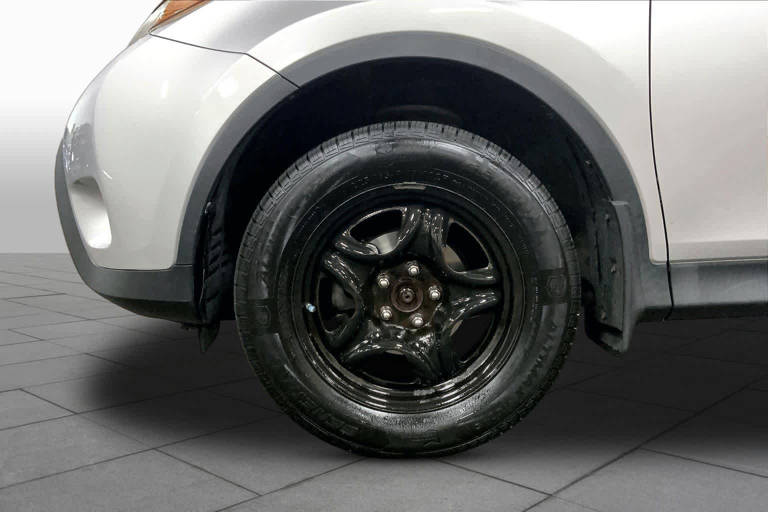 Used 2013 Toyota RAV4 LE AWD/4WD image 11