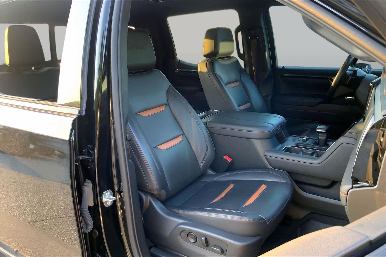 Used 2023 GMC Sierra 1500 AT4 w/ AT4 Premium Package AWD/4WD image 9
