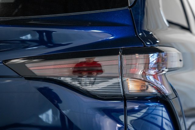 New 2026 Toyota Sienna XLE AWD/4WD image 6