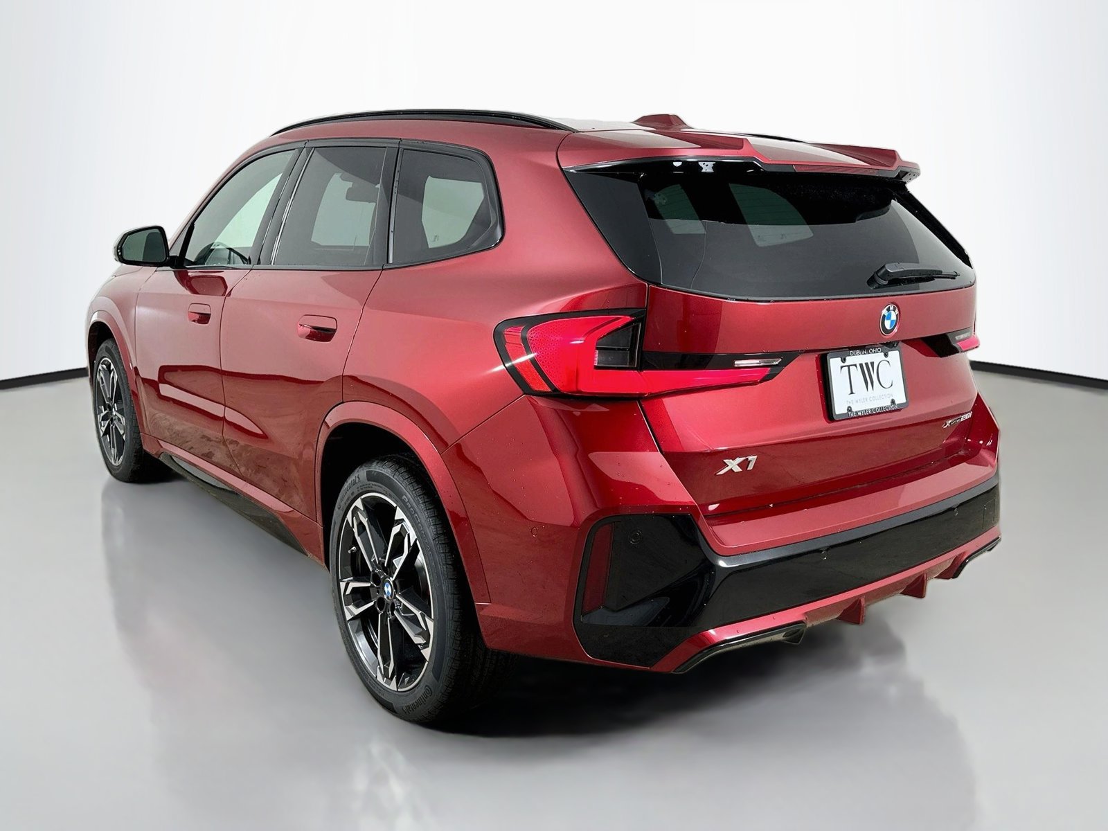 New 2027 BMW X1 xDrive28i AWD/4WD image 7