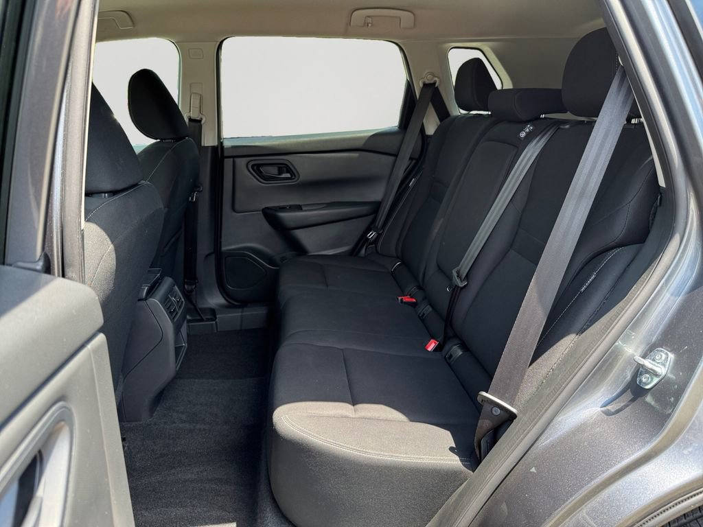 Used 2024 Nissan Rogue S FWD image 15