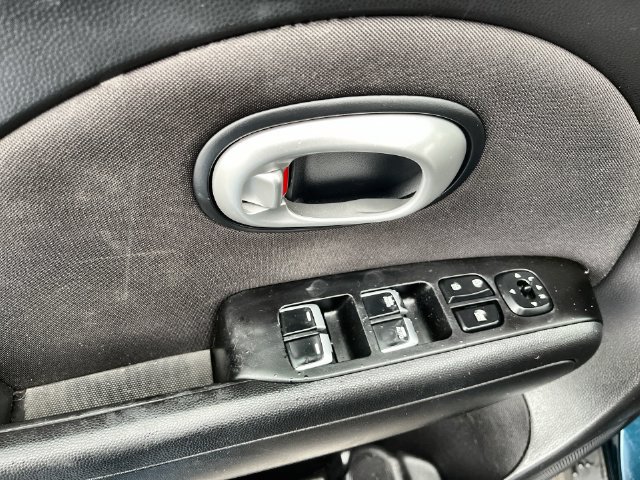 Used 2017 Kia Soul + FWD image 24