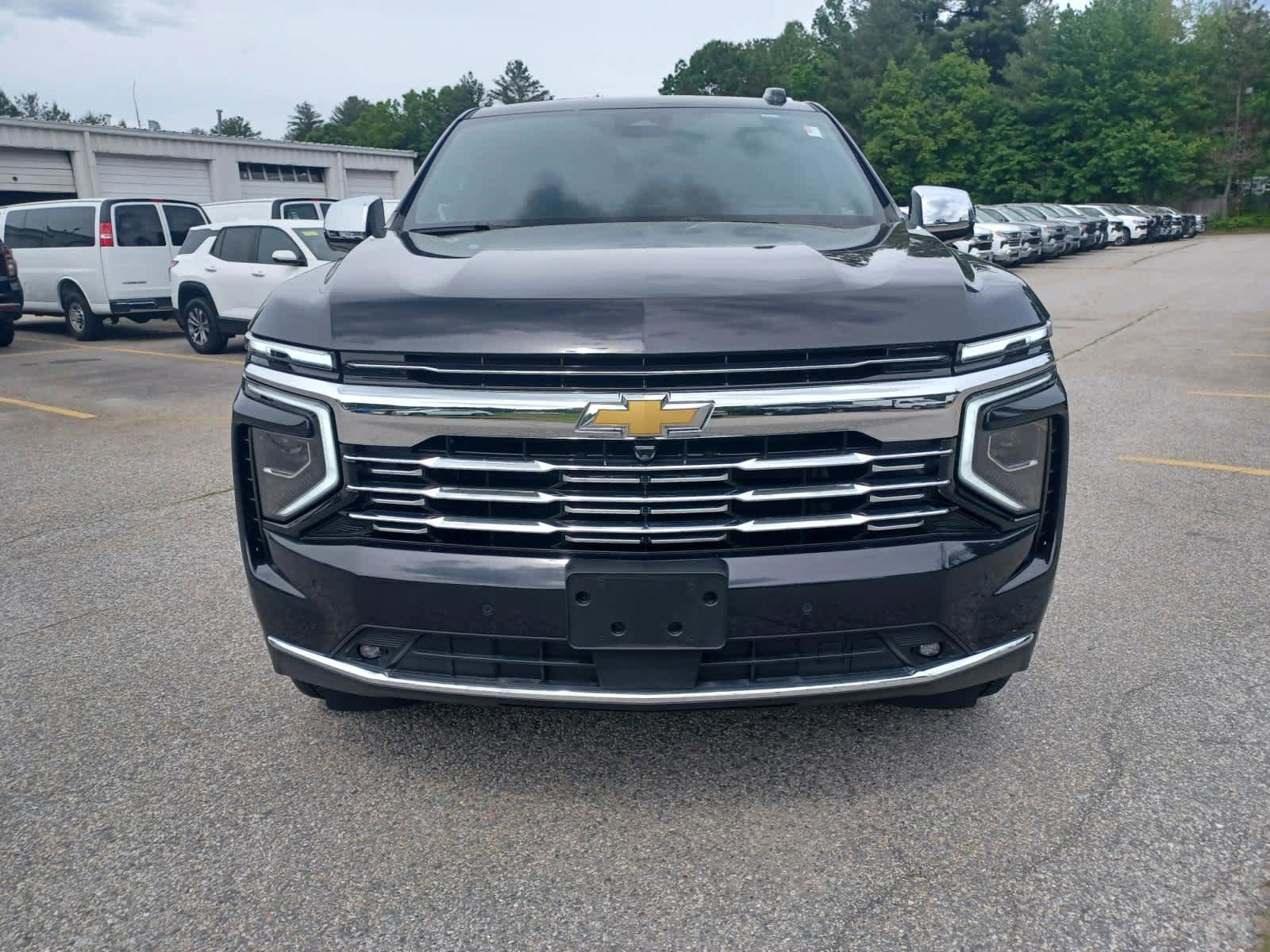 Used 2025 Chevrolet Suburban Premier AWD/4WD image 36