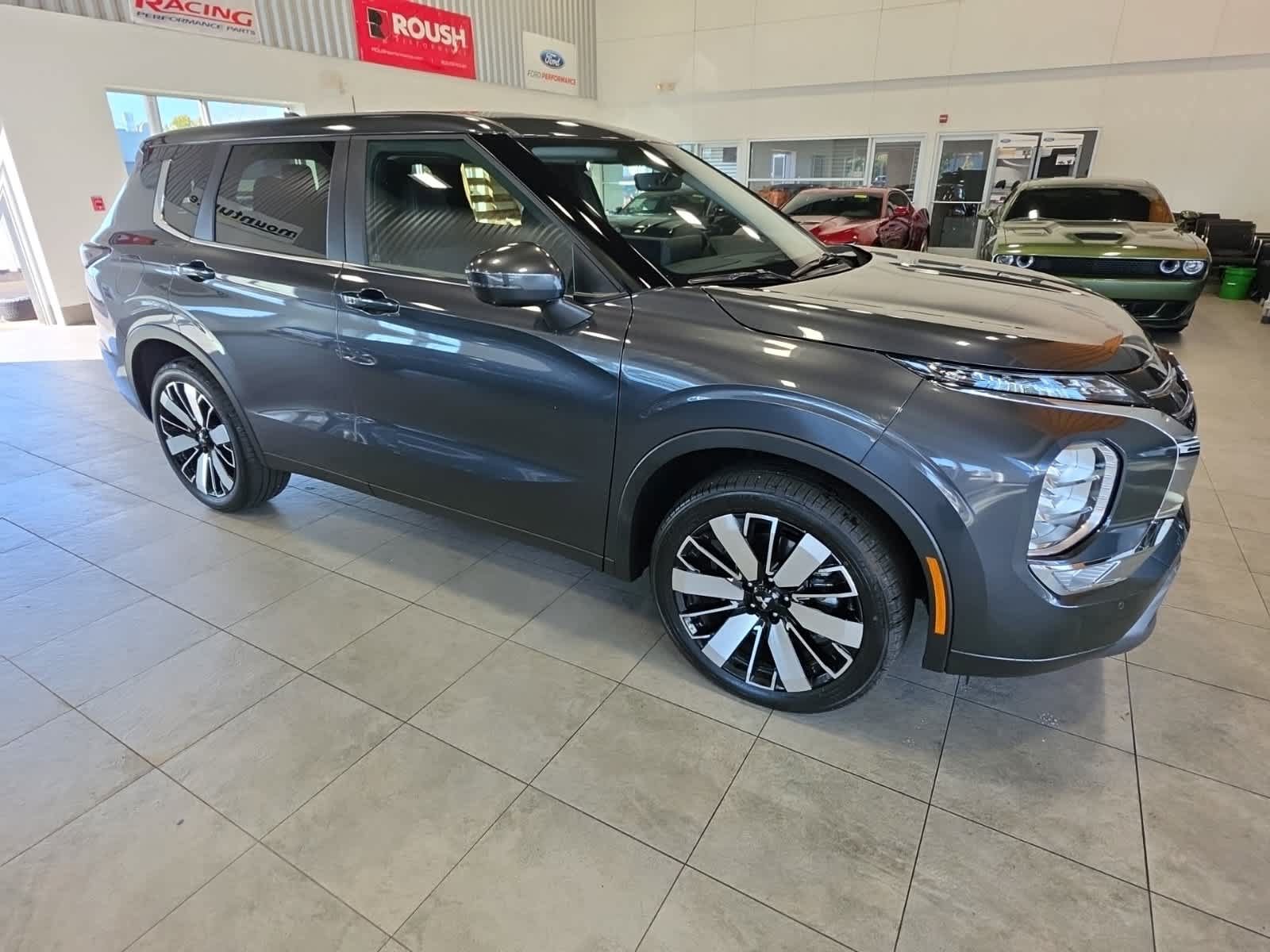 Used 2026 Mitsubishi Outlander SE FWD image 5