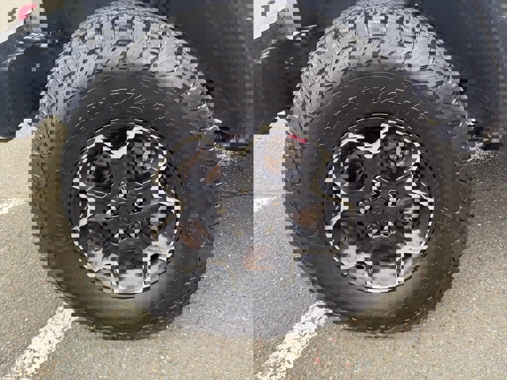 Used 2023 Jeep Wrangler Unlimited Rubicon image 2