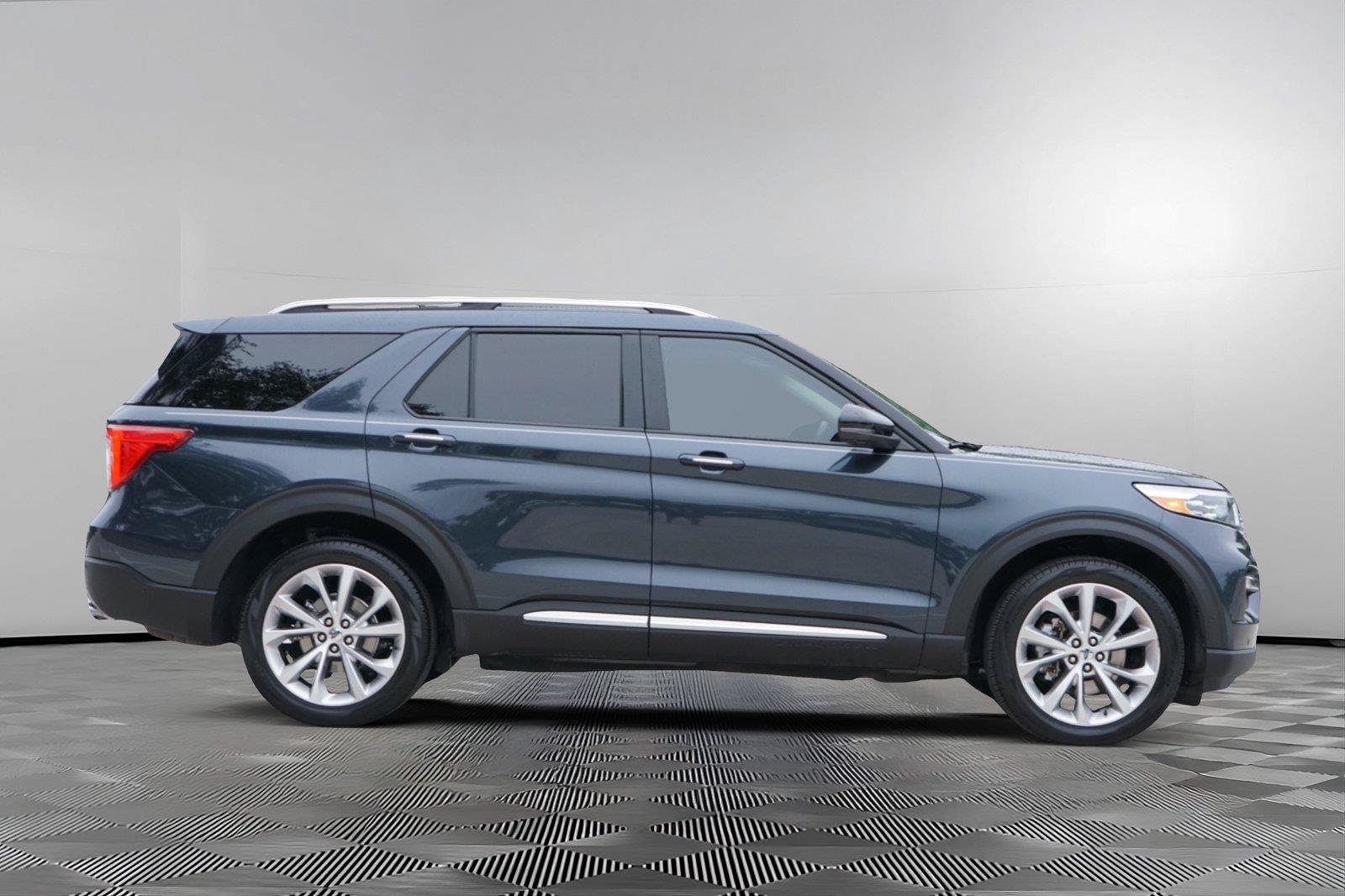 Used 2022 Ford Explorer Platinum w/ Equipment Group 601A AWD/4WD image 4