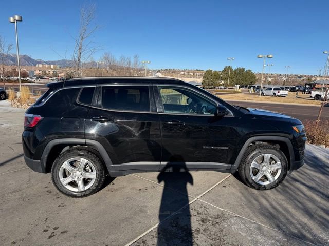 Used 2024 Jeep Compass Latitude image 9