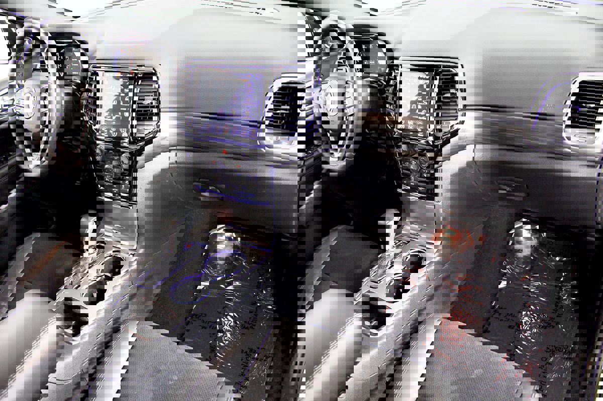 Used 2020 Jeep Grand Cherokee Altitude image 23