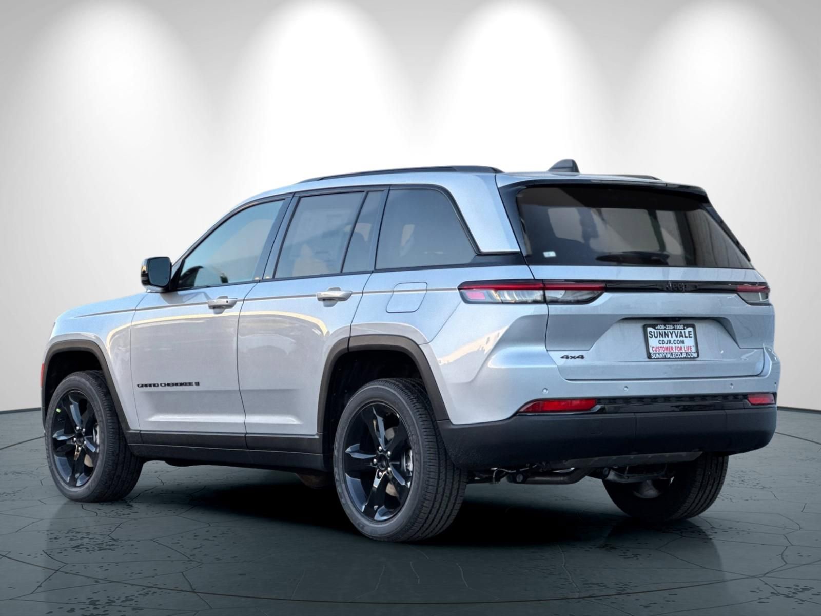 New 2025 Jeep Grand Cherokee Altitude w/ Trailer Tow Package image 6