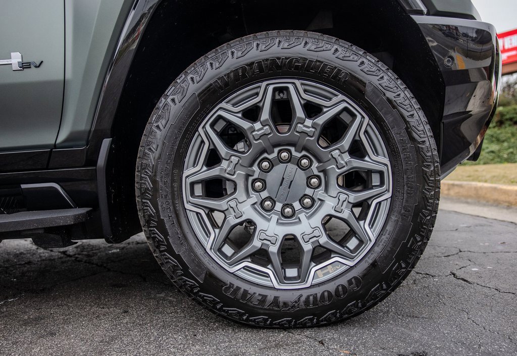 Used 2024 GMC Hummer EV 3X w/ LPO, Illumination Package image 29