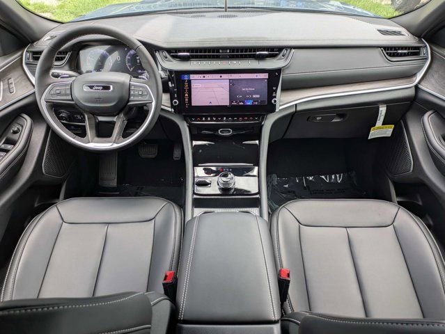 New 2026 Jeep Grand Cherokee Limited AWD/4WD image 16
