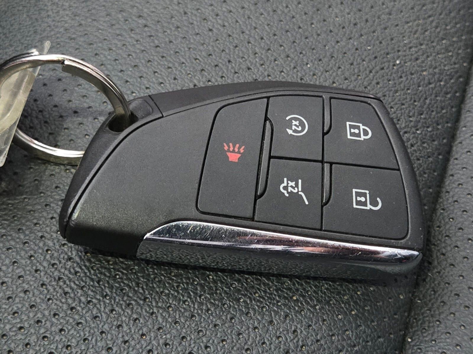 Used 2025 Chevrolet Traverse LT FWD image 26