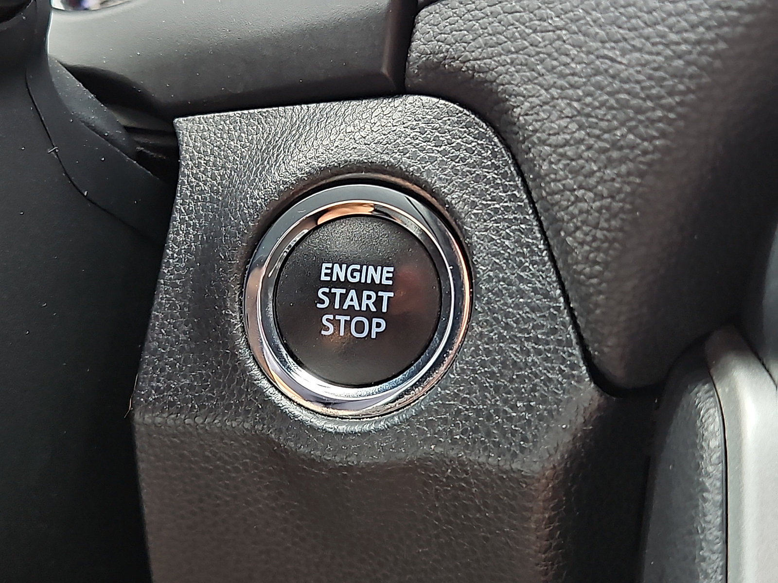 Used 2021 Toyota RAV4 XLE AWD/4WD image 22