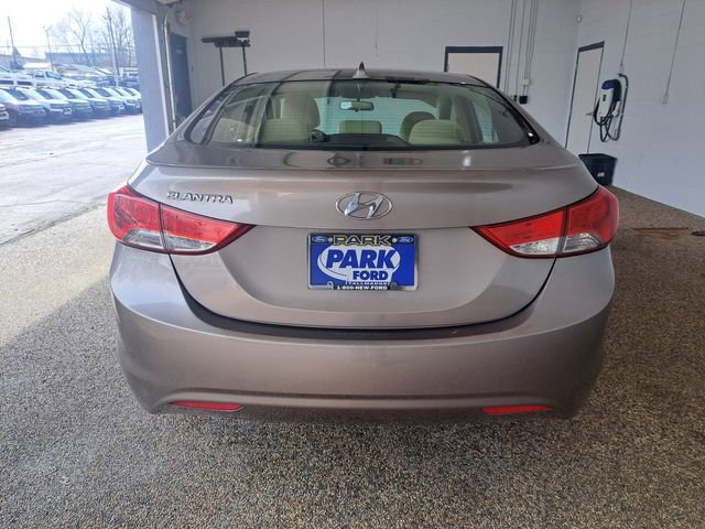 Used 2013 Hyundai Elantra GLS w/ Preferred Pkg image 14