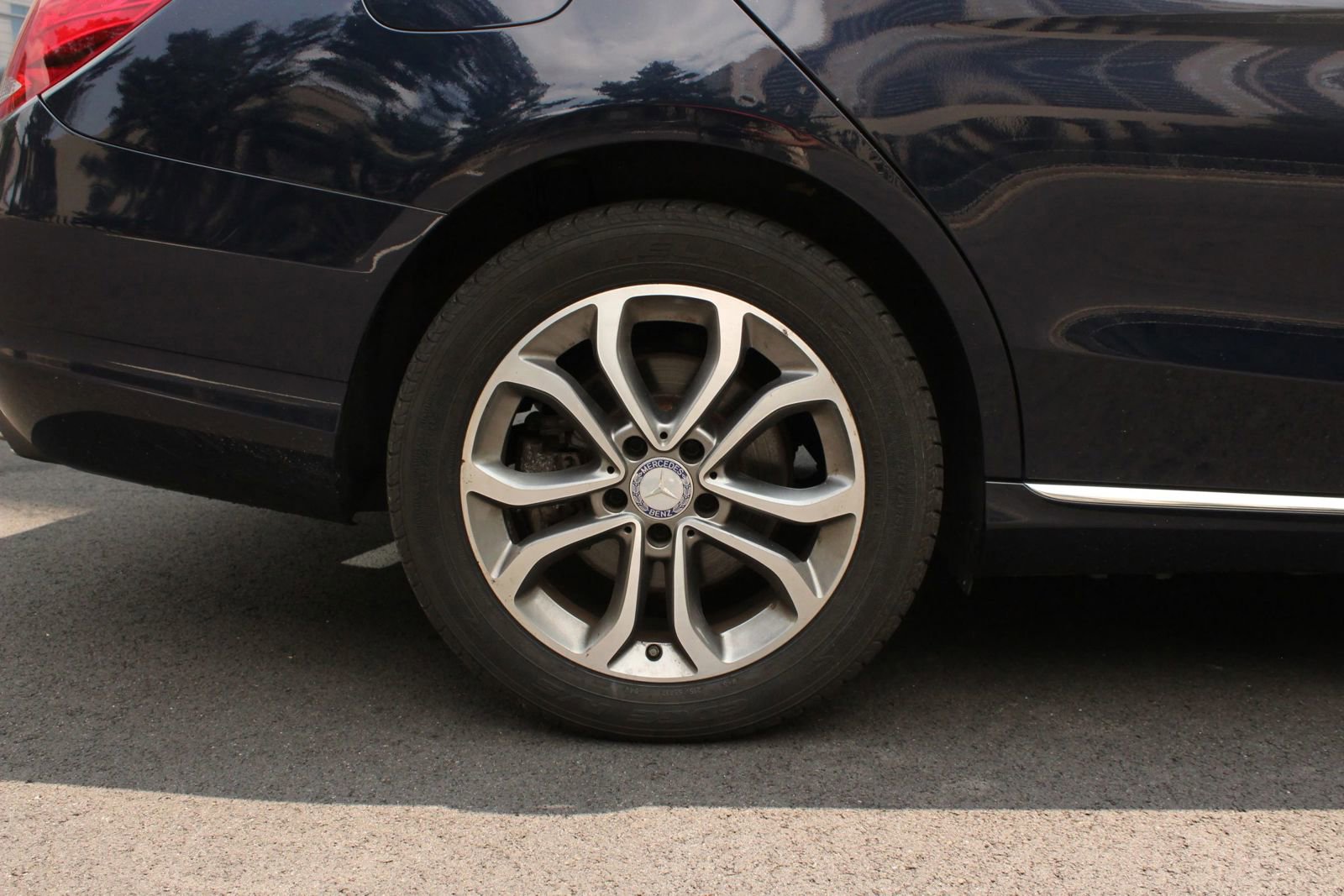 Used 2017 Mercedes-Benz C 300 4MATIC Sedan w/ Premium 1 Package image 5