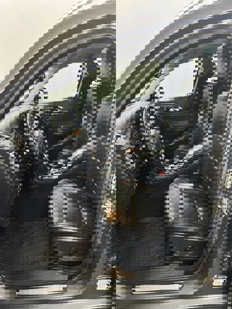 Used 2017 INFINITI QX30 Premium w/ Navigation Package image 11