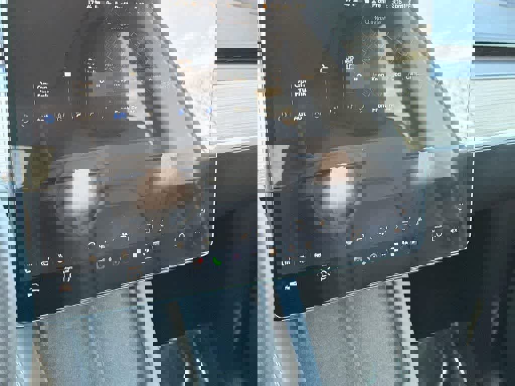 Used 2023 Tesla Model Y Performance image 16