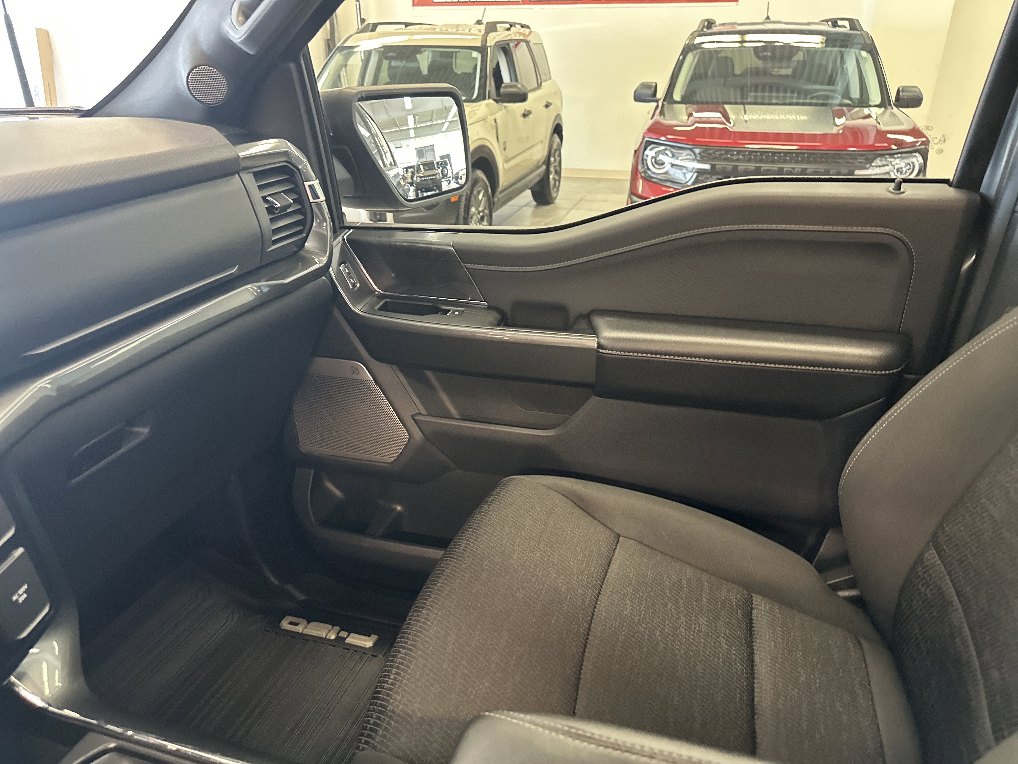 Used 2023 Ford F150 XLT w/ Equipment Group 302A High image 27