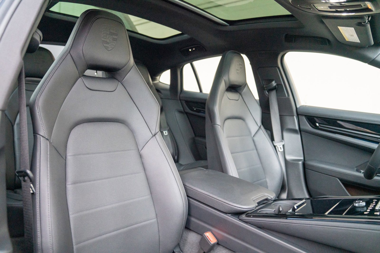 Used 2025 Porsche Panamera 4 image 26