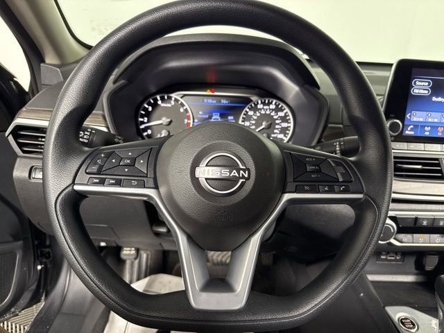 Used 2025 Nissan Altima 2.5 SV image 25