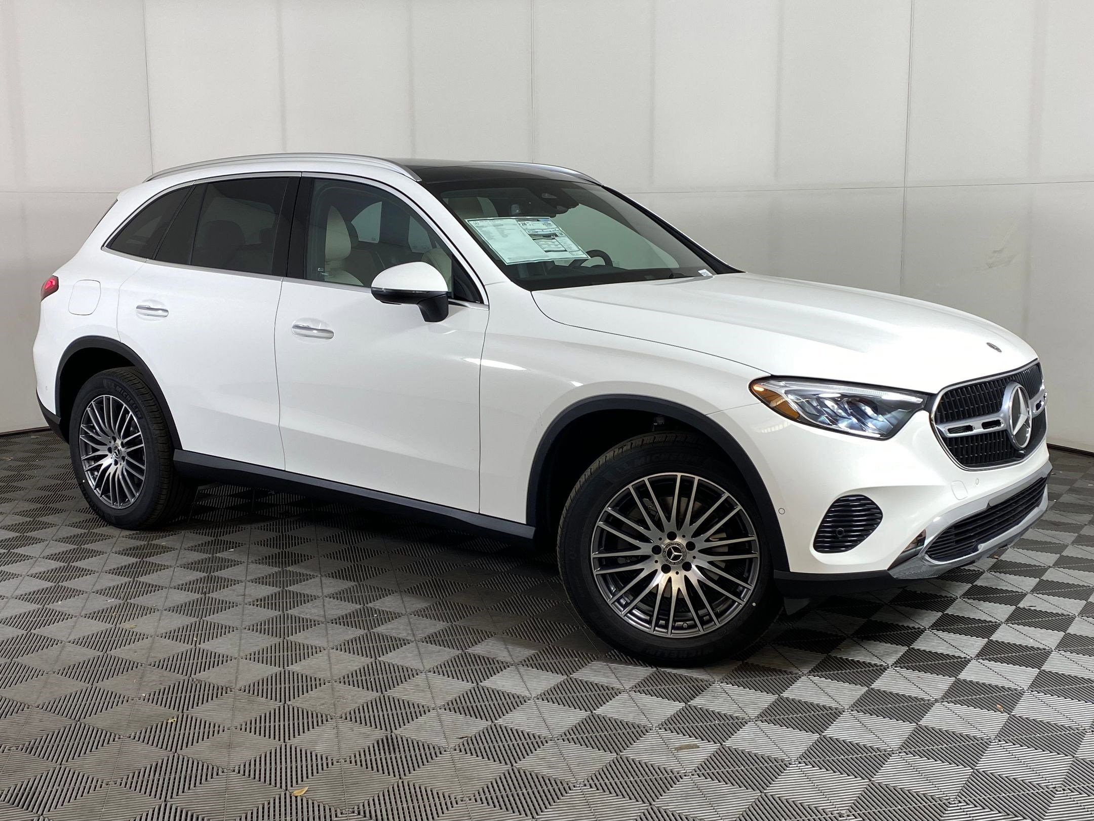 Used 2026 Mercedes-Benz GLC 300 4MATIC image 6