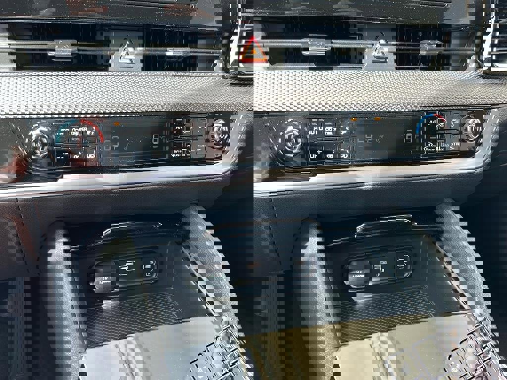 New 2025 Kia Sportage LX image 21