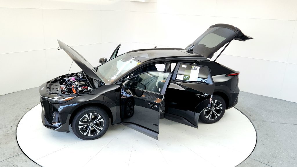 Certified 2024 Toyota bZ4X AWD w/ Weather Package image 18