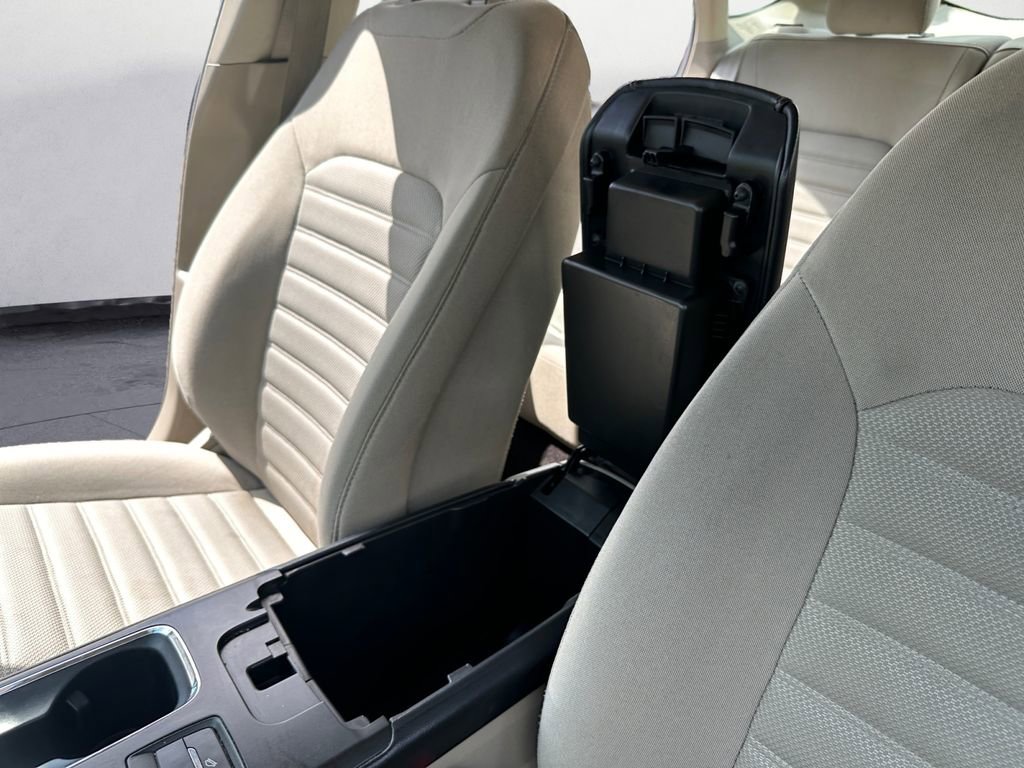Used 2018 Ford Fusion SE image 17