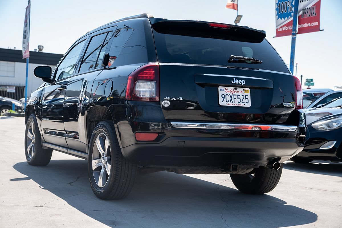 Used 2017 Jeep Compass High Altitude AWD/4WD image 7