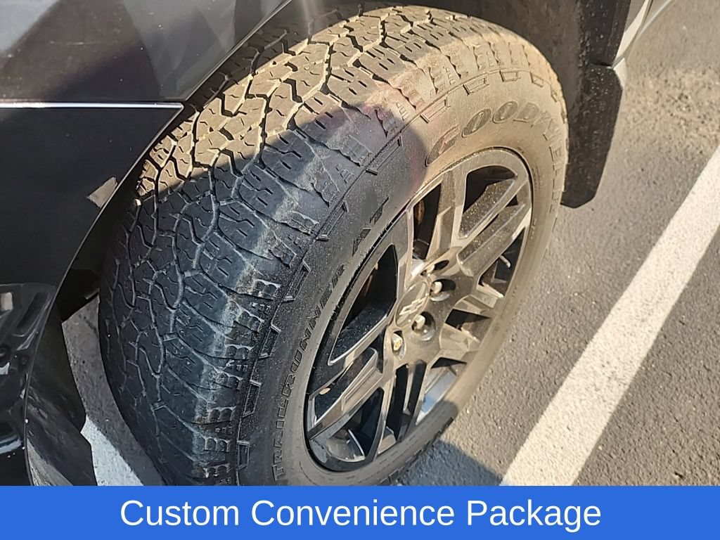 Used 2022 Chevrolet Silverado 1500 Custom w/ LPO, Dark Essentials Package AWD/4WD image 9