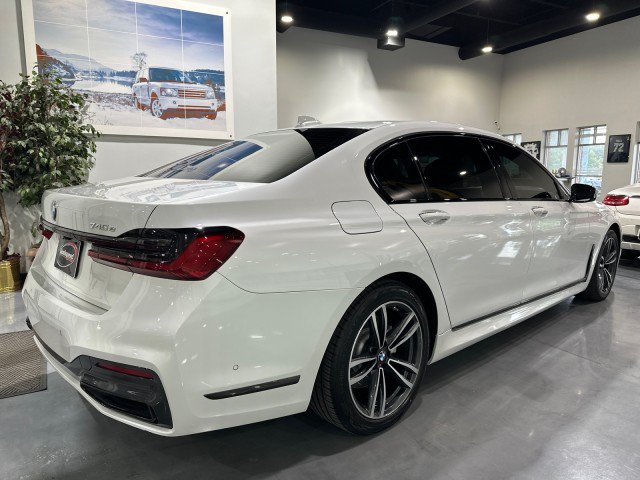 Used 2020 BMW 745e xDrive AWD/4WD image 34
