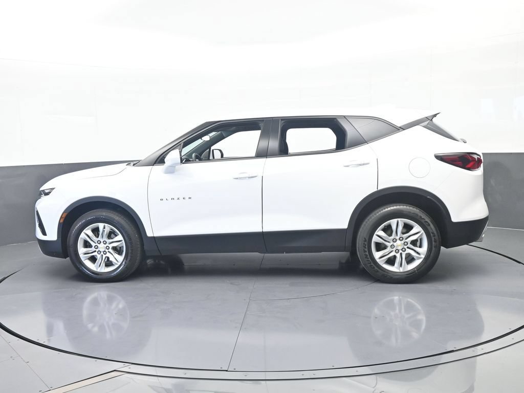 Used 2022 Chevrolet Blazer LT FWD image 3