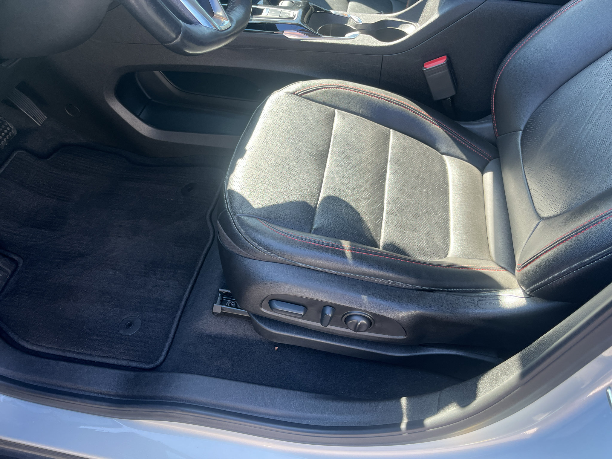 Used 2023 Chevrolet Bolt EUV Premier w/ Sun & Sound Package FWD image 20