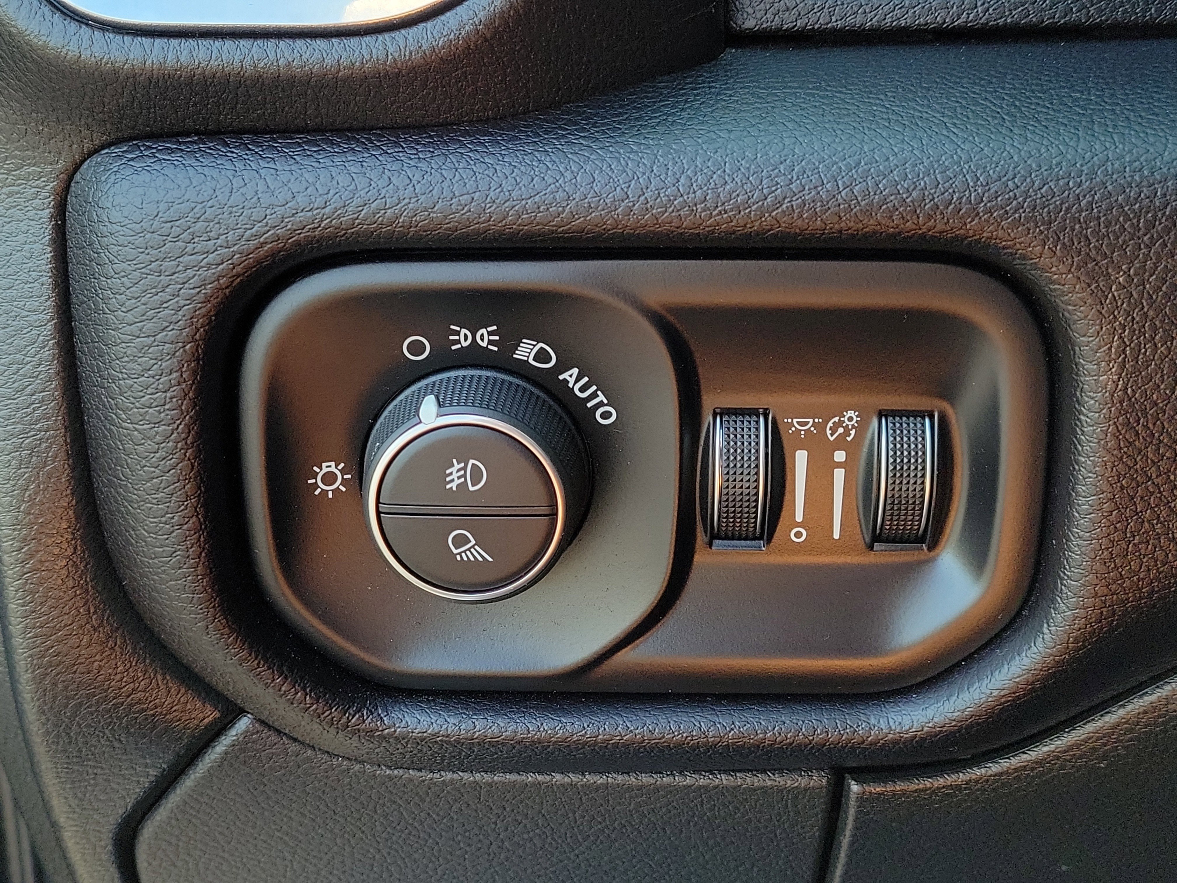 Used 2022 RAM 3500 Laramie w/ Night Edition image 30