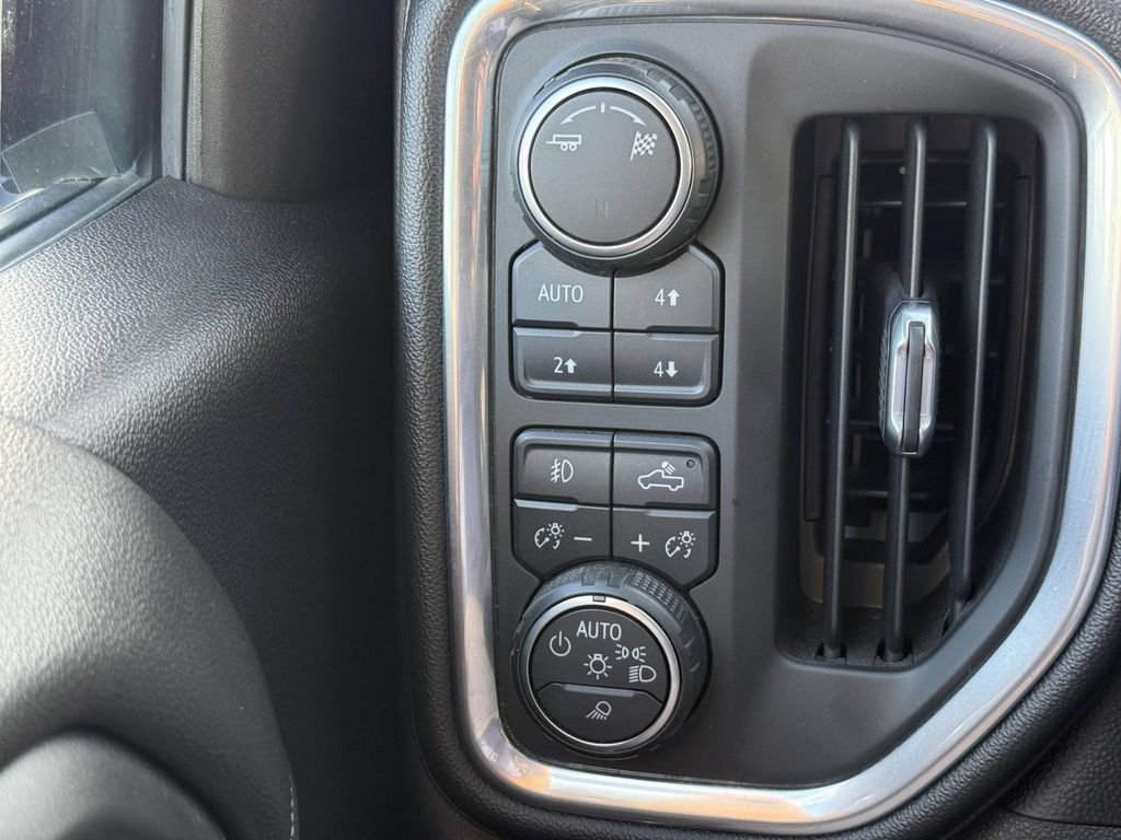 Used 2019 Chevrolet Silverado 1500 LTZ w/ LTZ Plus Package AWD/4WD image 27