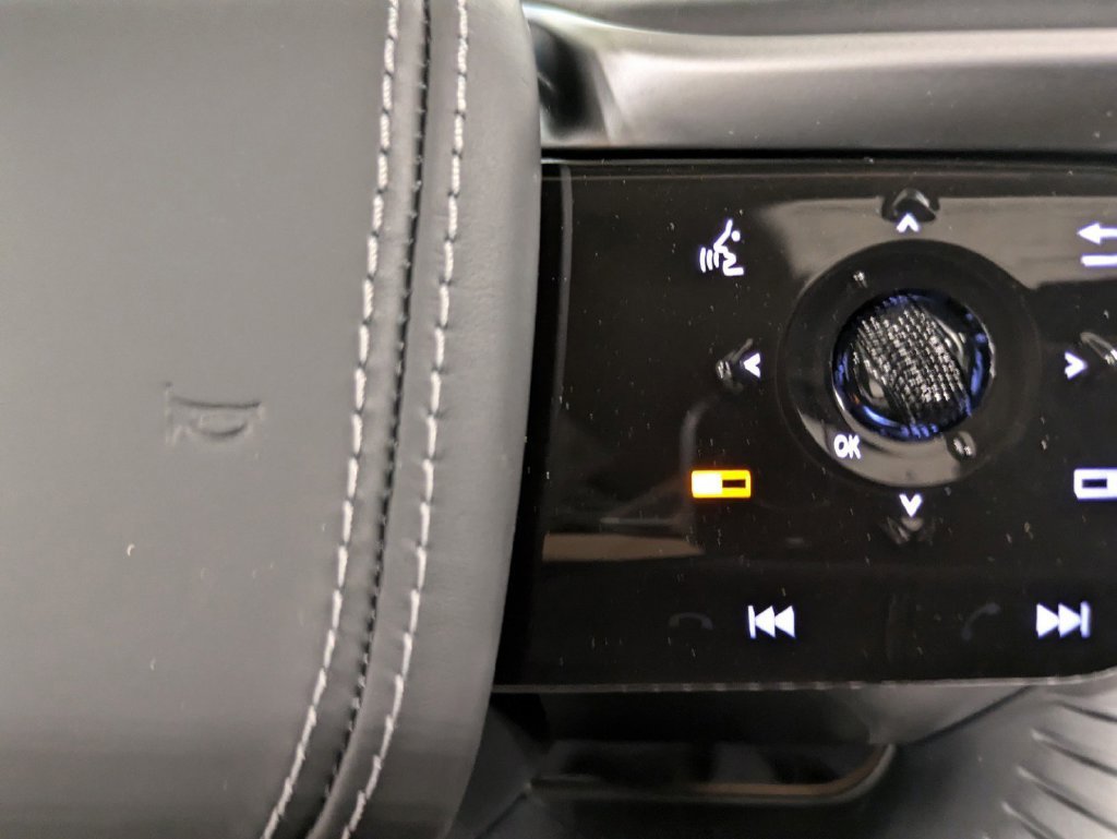 Used 2025 INFINITI QX80 Sensory AWD/4WD image 16