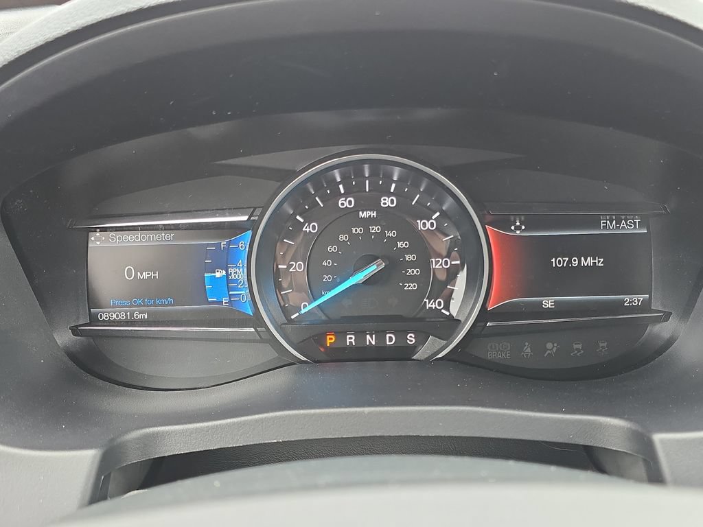 Used 2017 Ford Explorer XLT w/ Equipment Group 202A AWD/4WD image 21