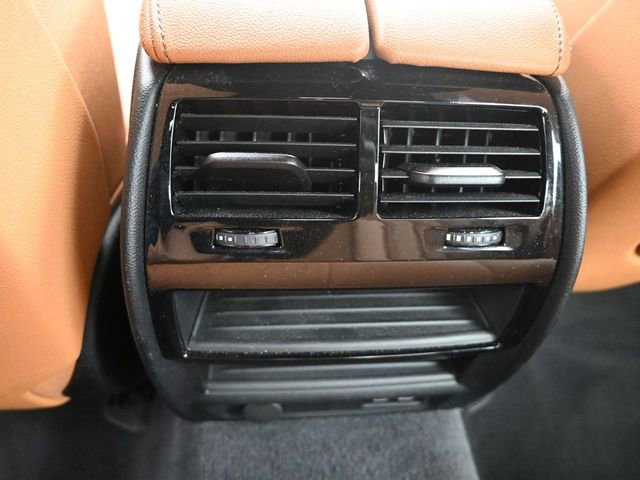Used 2022 BMW 540i xDrive w/ Premium Package image 16